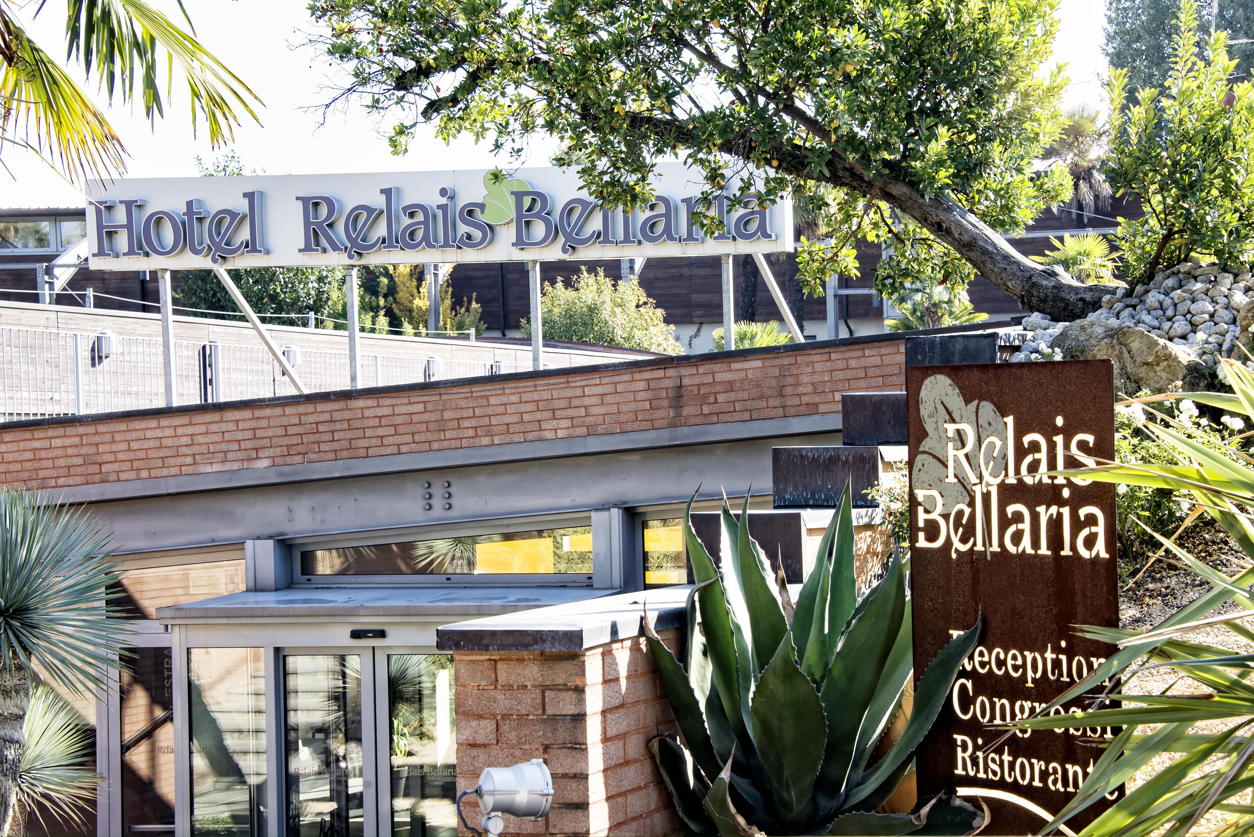 Relais Bellaria Hotel & Congressi سان لاتْسارو دي سافين المظهر الخارجي الصورة