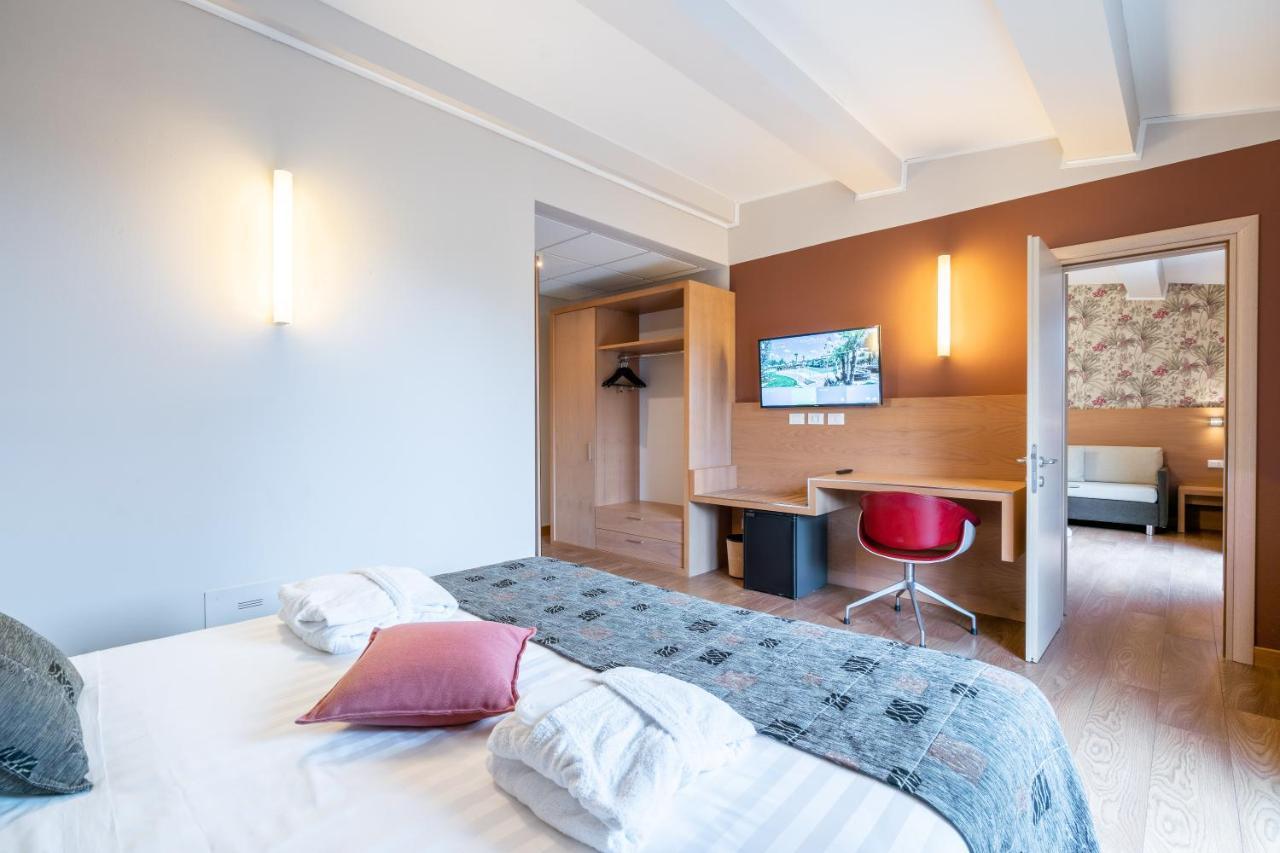 Relais Bellaria Hotel & Congressi سان لاتْسارو دي سافين المظهر الخارجي الصورة