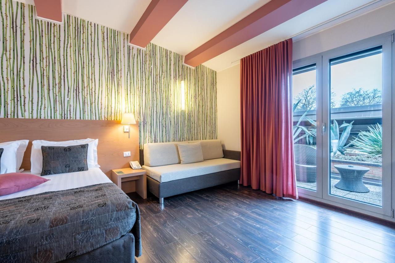 Relais Bellaria Hotel & Congressi سان لاتْسارو دي سافين المظهر الخارجي الصورة
