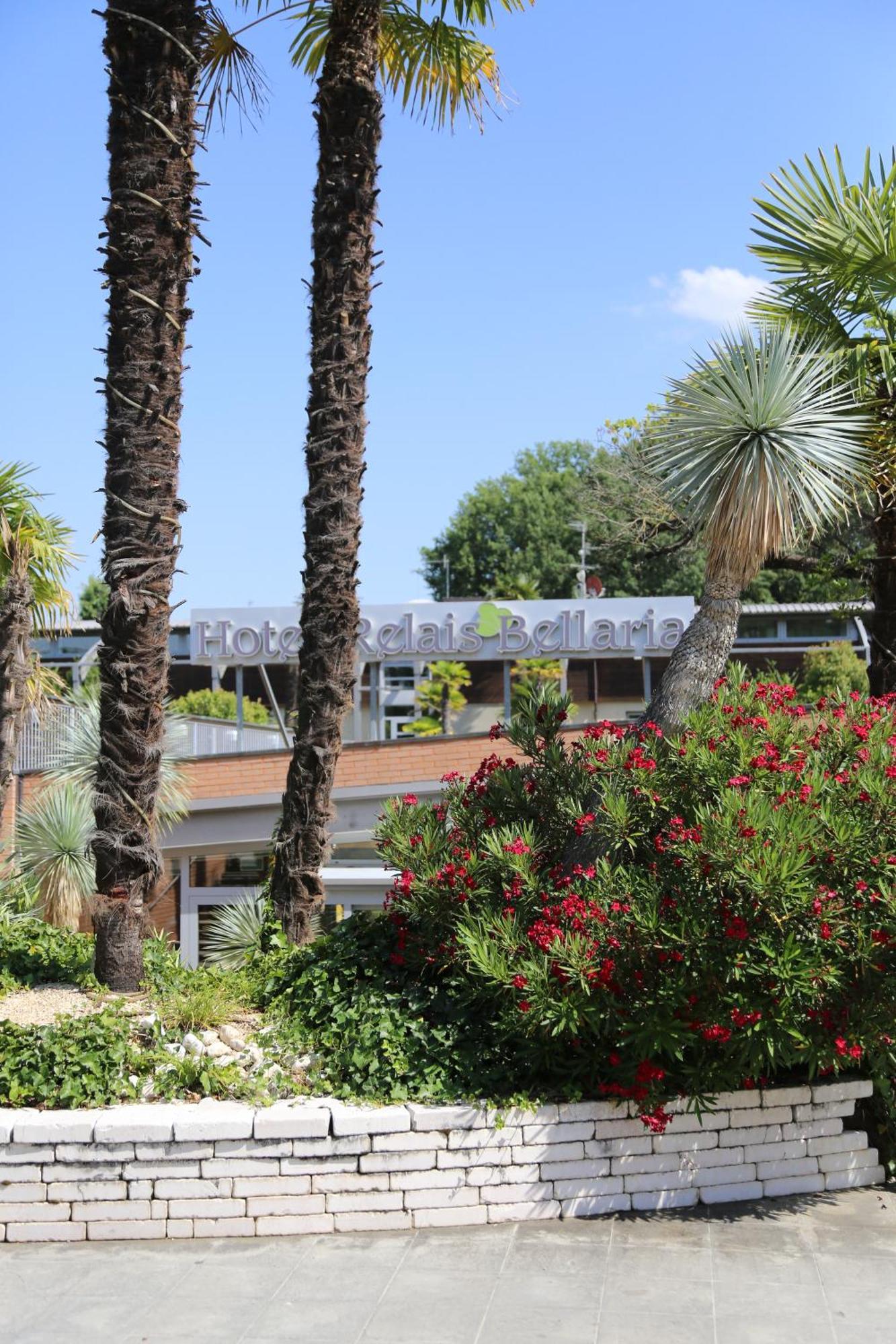 Relais Bellaria Hotel & Congressi سان لاتْسارو دي سافين المظهر الخارجي الصورة