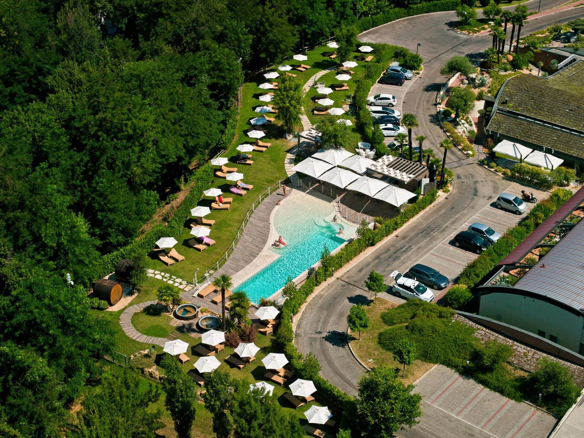 Relais Bellaria Hotel & Congressi سان لاتْسارو دي سافين المظهر الخارجي الصورة